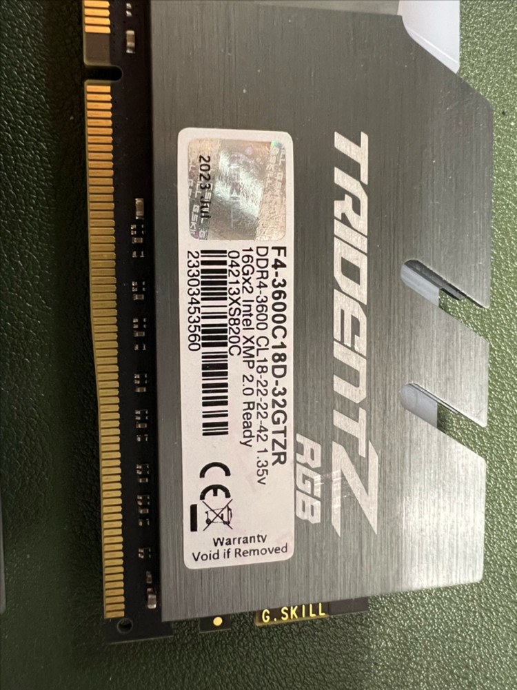 지스킬 DDR4-3600CL18 TRIDENT Z RGB 16G-2개 32G 이미지