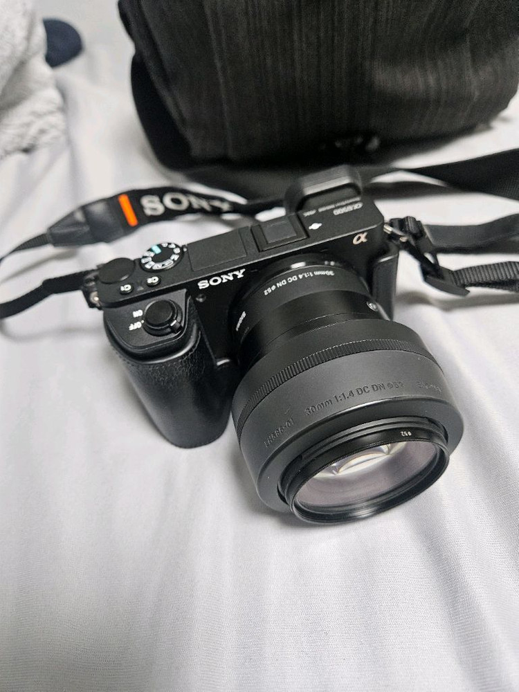 [가격인하 풀박스] 소니 a6500 미러리스 카메라 + 시그마 30mm F1.4 + 탐론 18-200mm 렌즈 이미지