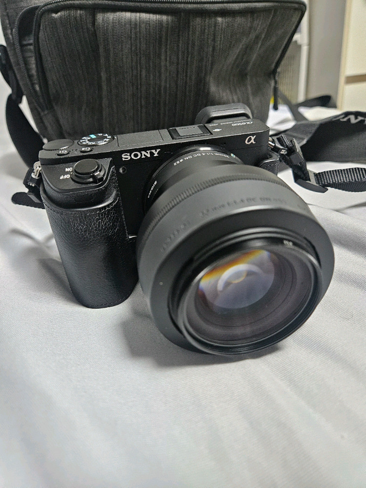 [가격인하 풀박스] 소니 a6500 미러리스 카메라 + 시그마 30mm F1.4 + 탐론 18-200mm 렌즈 이미지