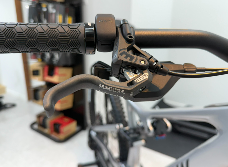 2025년 DJI 앰플로우 AMFLOW PL 카본 E-바이크 전기 E-MTB 미사용 새상품 이미지