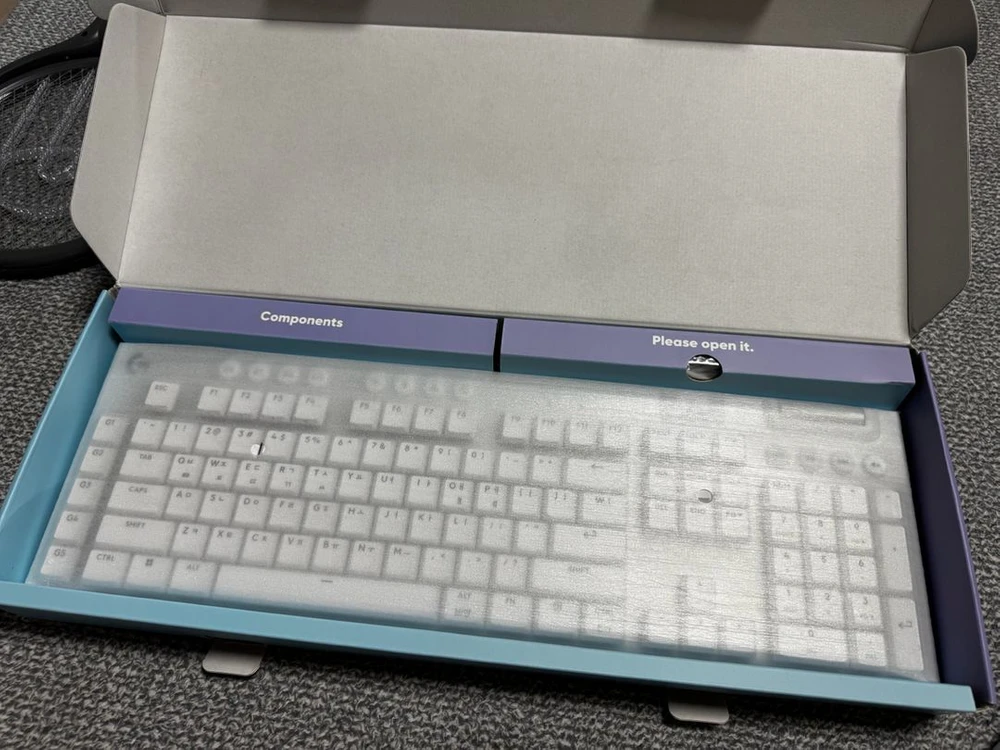 로지텍 G915X 풀배열 갈축 택타일 이미지