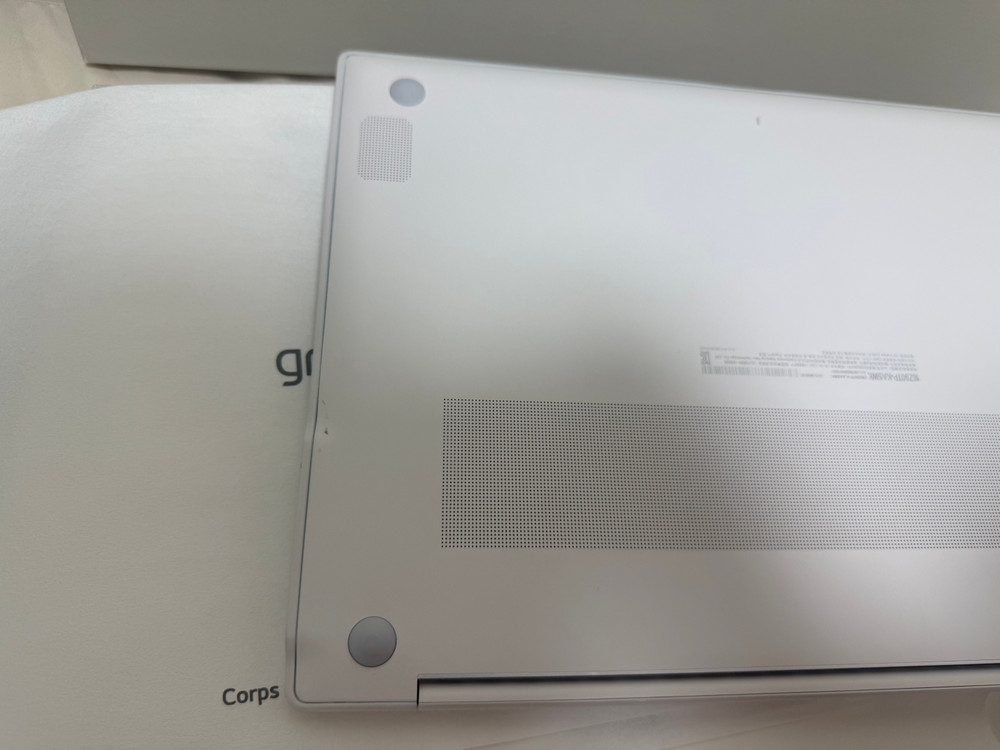 LG 그램 PRO AI 16인치 노트북 512GB (16Z90TP-KA5WK) 이미지