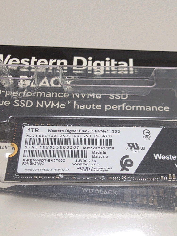 WD Black NVMe SSD 1TB 이미지