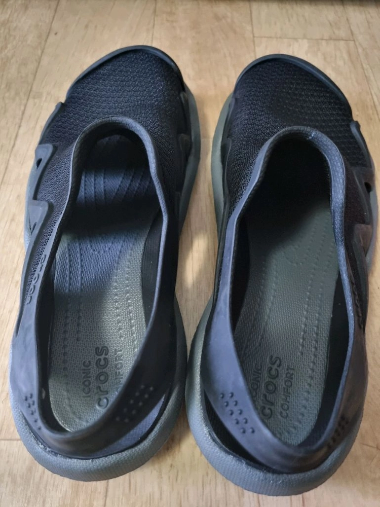 크록스 아쿠아 샌들 m6 250 이미지