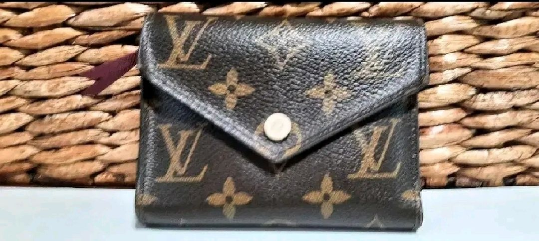 Louis Vuitton Monogram Victoriane Leather Wallet 가죽지갑 정품 남여공용 이미지