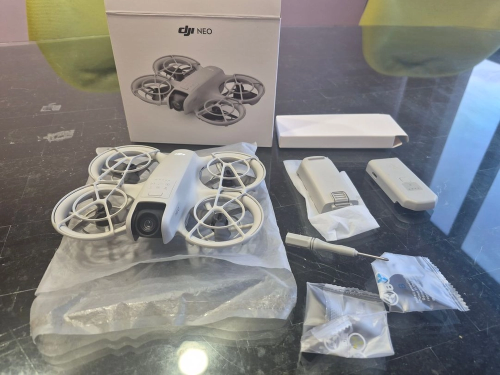 DJI NEO1(네오)기체 단품 + 추가배터리1 팝니다 - 안심되는 중고거래