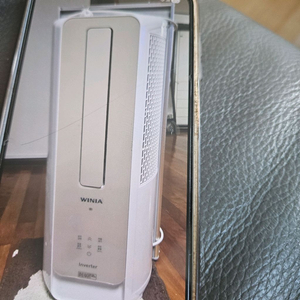 위니아 인버터 창문형 에어컨 창문틀 일반키트랑 리모컨 가치드립니다 이미지