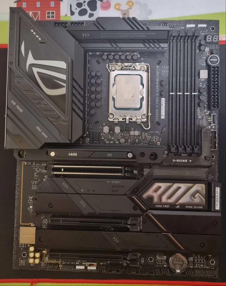 ROG STRIX Z790-E 게이밍 WIFI II 메인보드 + 인텔 i7-14700k 이미지