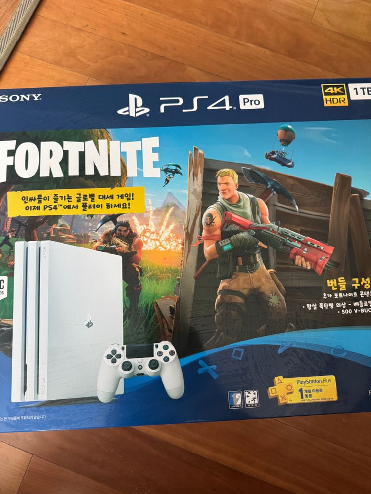 PS4 Pro 포트나이트 에디션 이미지