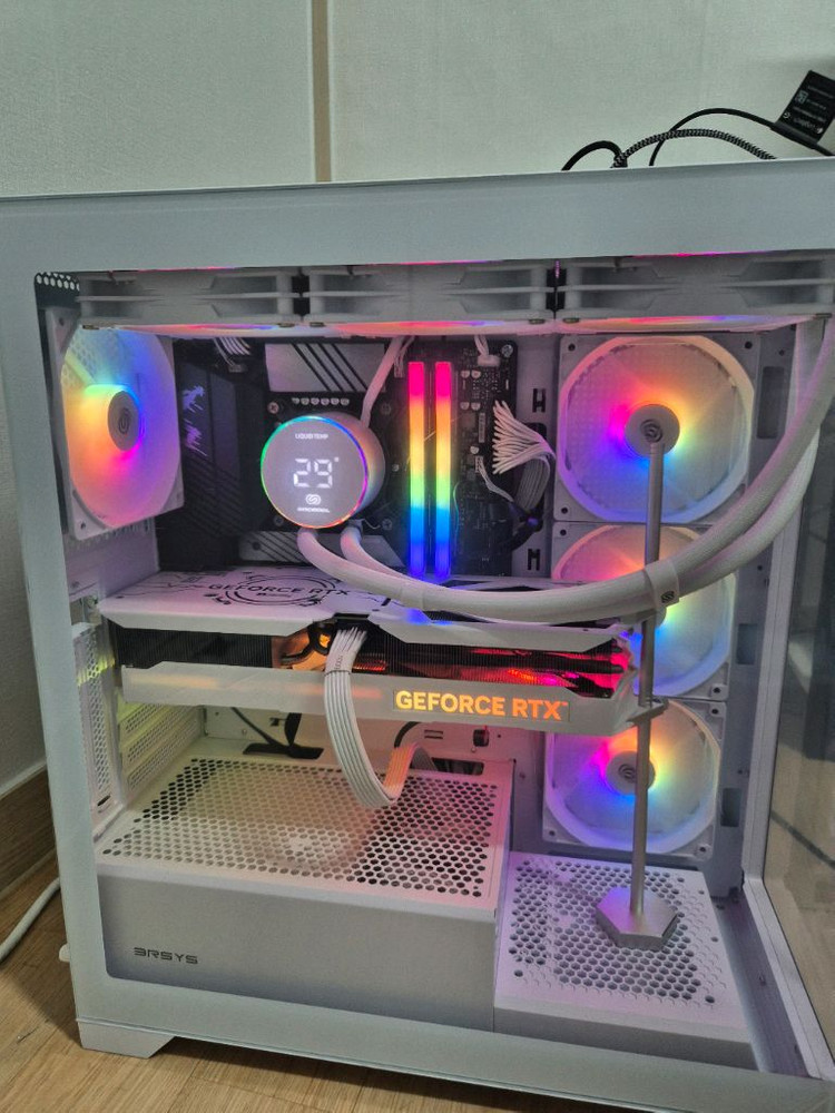 PC 고급사양 ssd2테라(4070ti/s)DDR5 32g팝니다 이미지