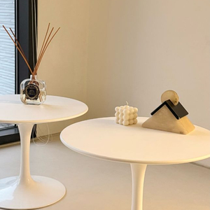 Knoll 브랜드 Tulip Side Table 팔아요. (빈티지 가구) 이미지