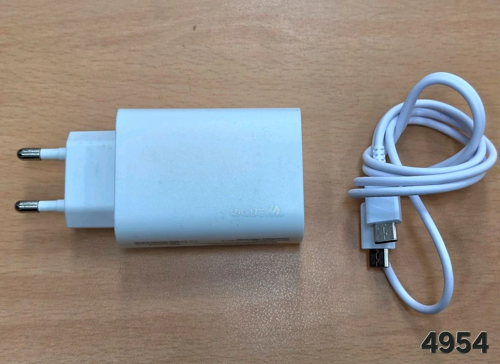 C-type 어댑터 컴퓨터 multi port 충전기 USB fast charging adapter 이미지