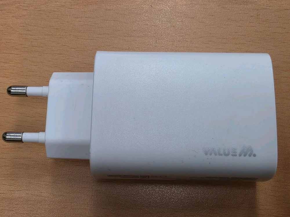 C-type 어댑터 컴퓨터 multi port 충전기 USB fast charging adapter 이미지