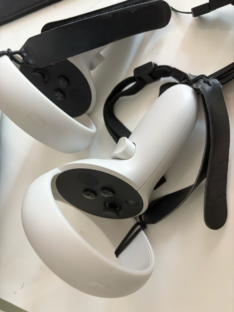 오큘러스 퀘스트2 256G + BOBOVR M2 pro 풀구성 이미지