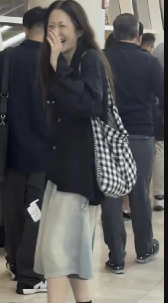 이너프원 루프백 고현정 에코백 블랙체크 새제품 이미지