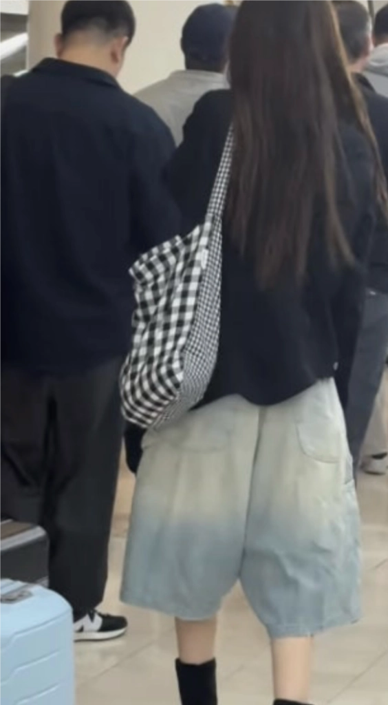 이너프원 루프백 고현정 에코백 블랙체크 새제품 이미지