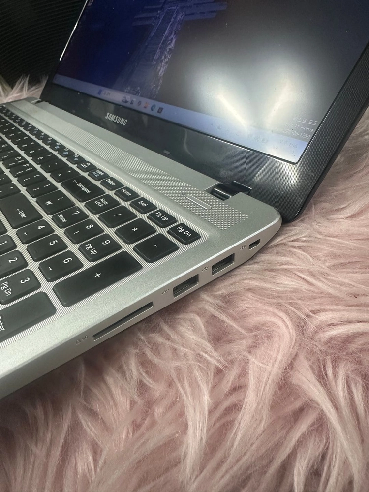 삼성 노트북 NT500 R5H 인텔 i5 램8G SSD256G Win11 이미지