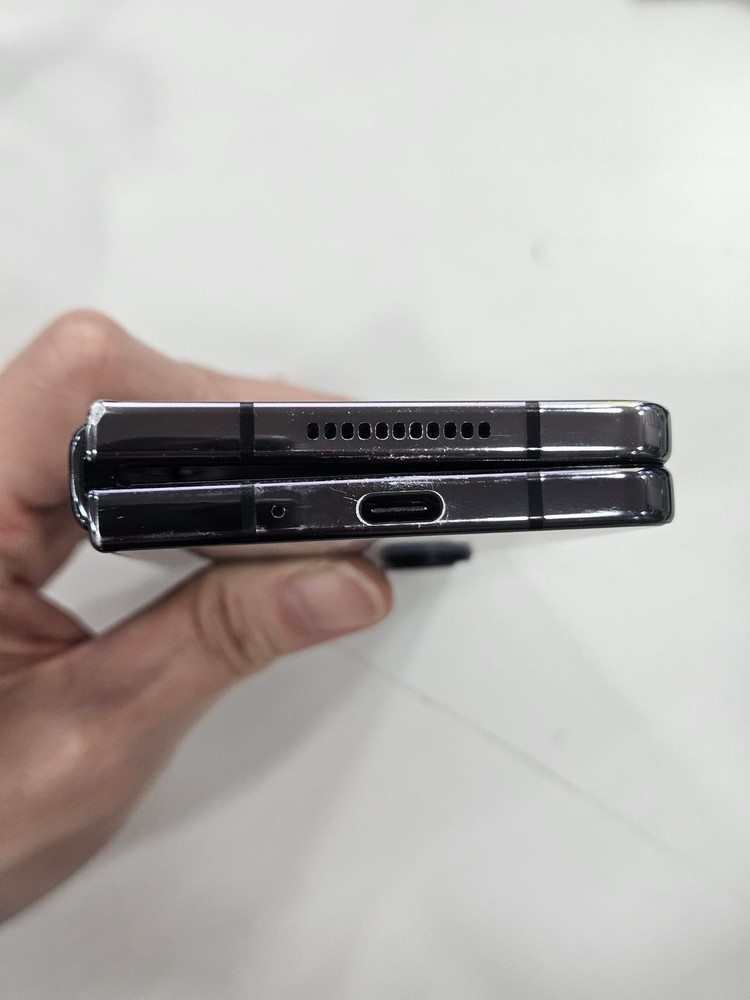 갤럭시Z폴드4 256GB 블랙 이미지