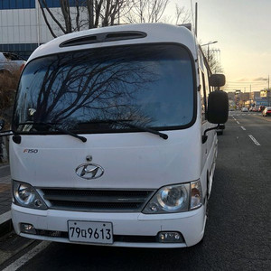 미니버스 카운티 캠핑카 이미지
