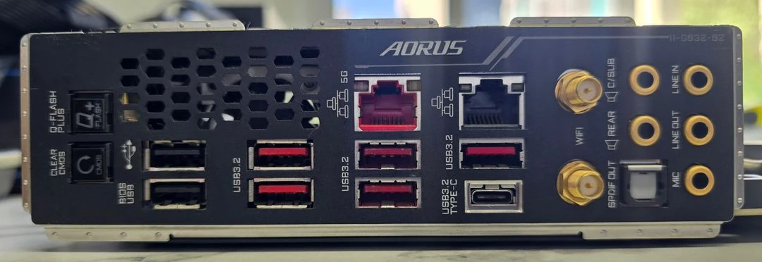 AMD 라이젠 스레드리퍼 3960X + GIGABYTE TRX40 AORUS MASTER 메인보드 + 수냉쿨러 세트 이미지