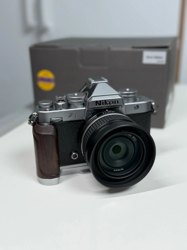 니콘 zf 실버 40mm se 키트 미러리스 이미지