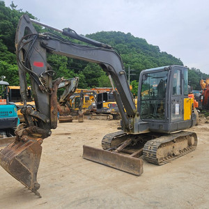 중고 02굴삭기 EC55C 농장용적극추천 코끼리집게장착 이미지