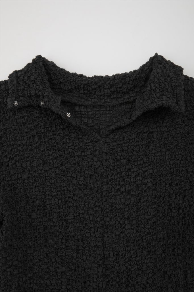 레이스 Crinkle Back-Open Turtleneck Top_ Black 크링클 백오픈 터틀넥 탑 블랙 이미지