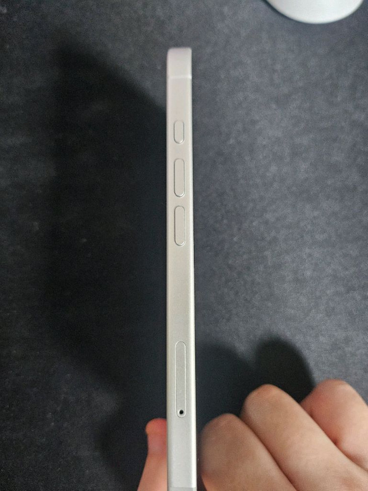 아이폰16 화이트128gb 거의새것 이미지
