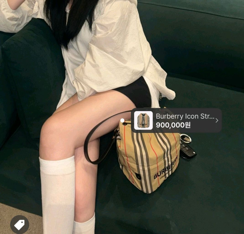 버버리 포이베 크로스백숄더백 명품가방테수토호보백복조리백버킷백 구찌루이비통디올셀린느발렌시아가마르지엘라보테가베네타 이미지