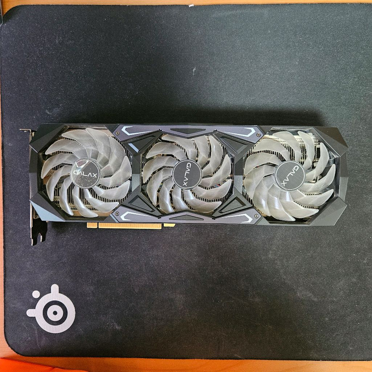 RTX 3070 Ti 그래픽카드 이미지