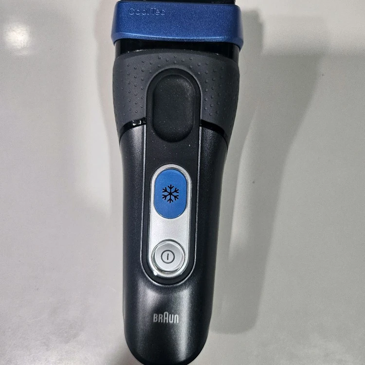 브라운전기면도기 세트 이미지