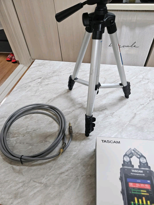 타스캠 녹음기 tascam x8 이미지