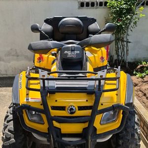 캔암 아웃랜더 800cc 4륜 바이크 이미지