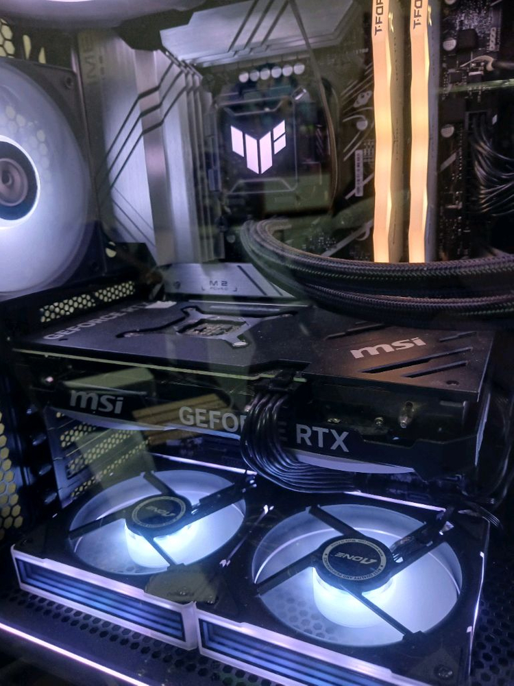 게이밍 PC 본체 i913900k rtx 4070 32gb Ddr5 이미지
