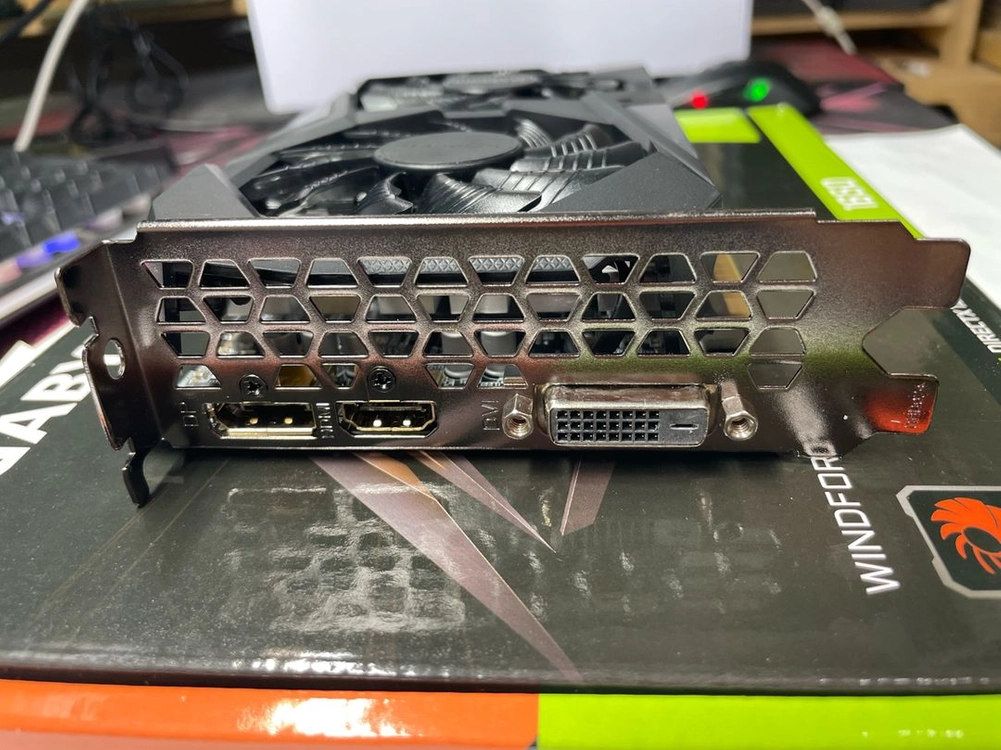기가바이트 그래픽카드 GTX 1650 4g 이미지