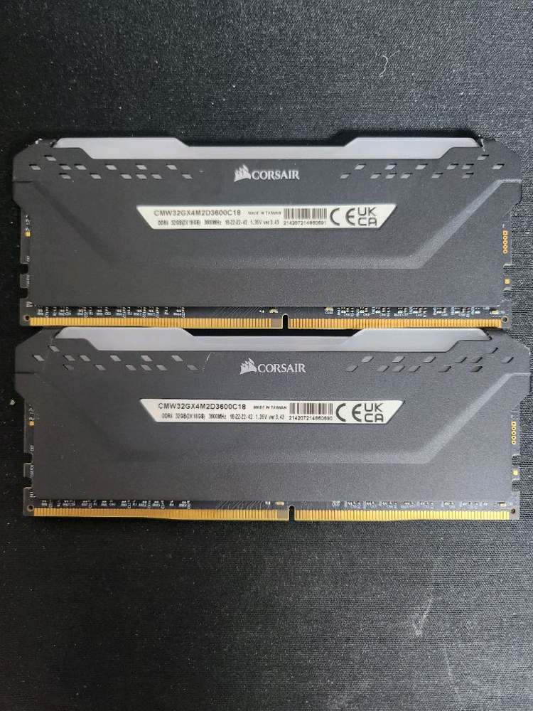 커세어 벤젠스 프로 DDR4 3600MHz 32GB 램 이미지
