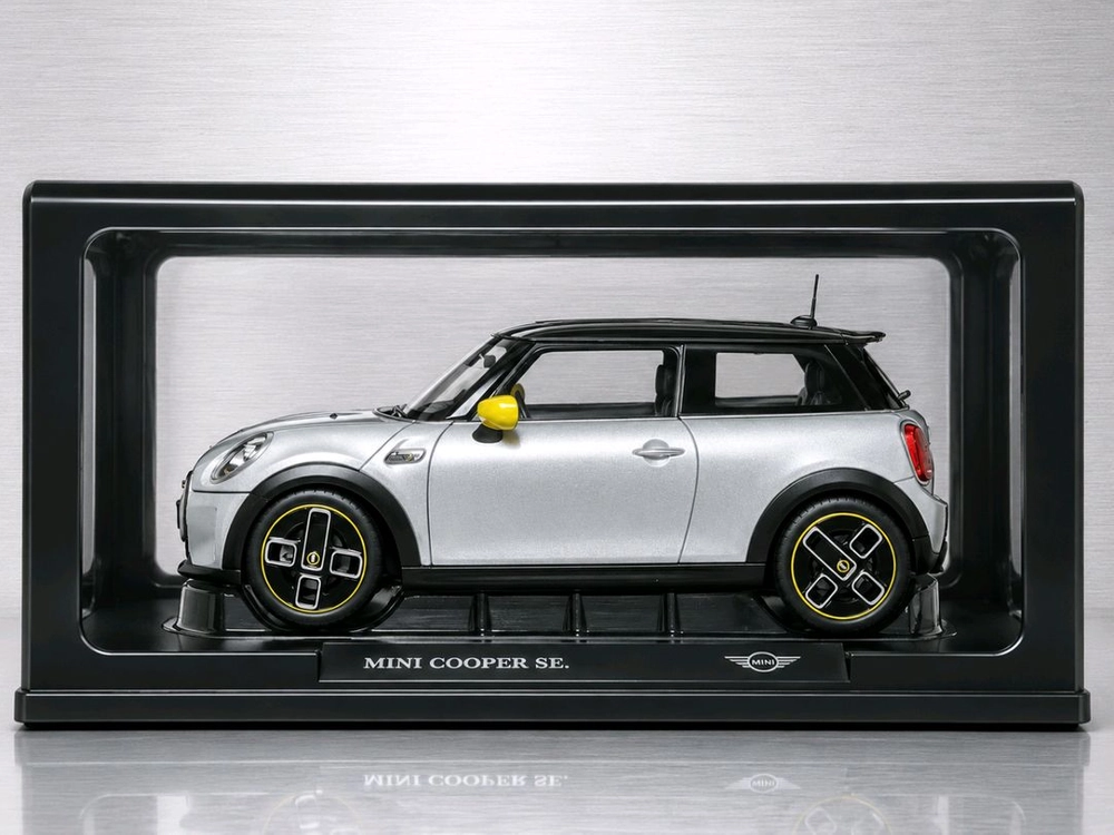 [취미] 1:18 Norev Mini Cooper SE 지동차 모형 이미지