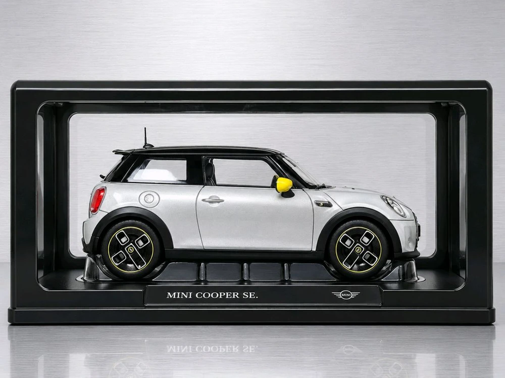 [취미] 1:18 Norev Mini Cooper SE 지동차 모형 이미지