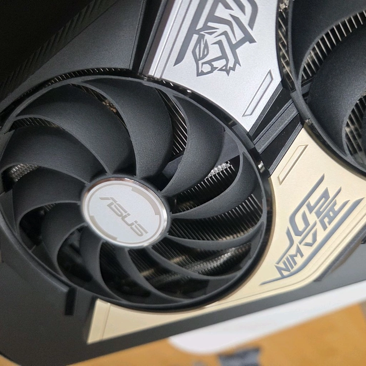 ASUS RTX3070 KO 그래픽카드 이미지