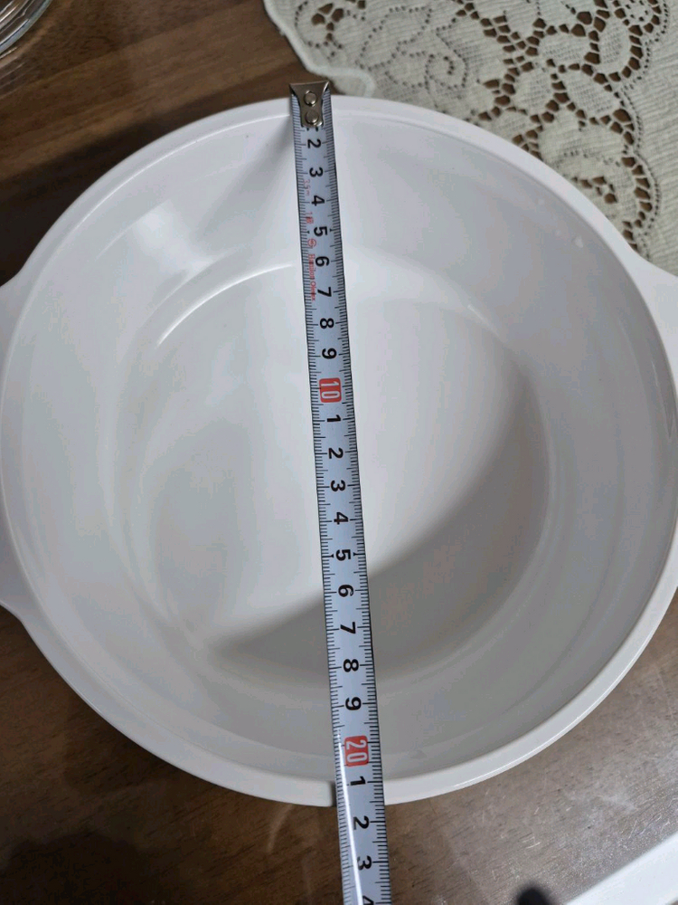 프랑스에서 만든 네오프렌 소재의 냄비입니다. 예쁜 과일 무늬가 그려져 있어 주방 인테리어 이미지