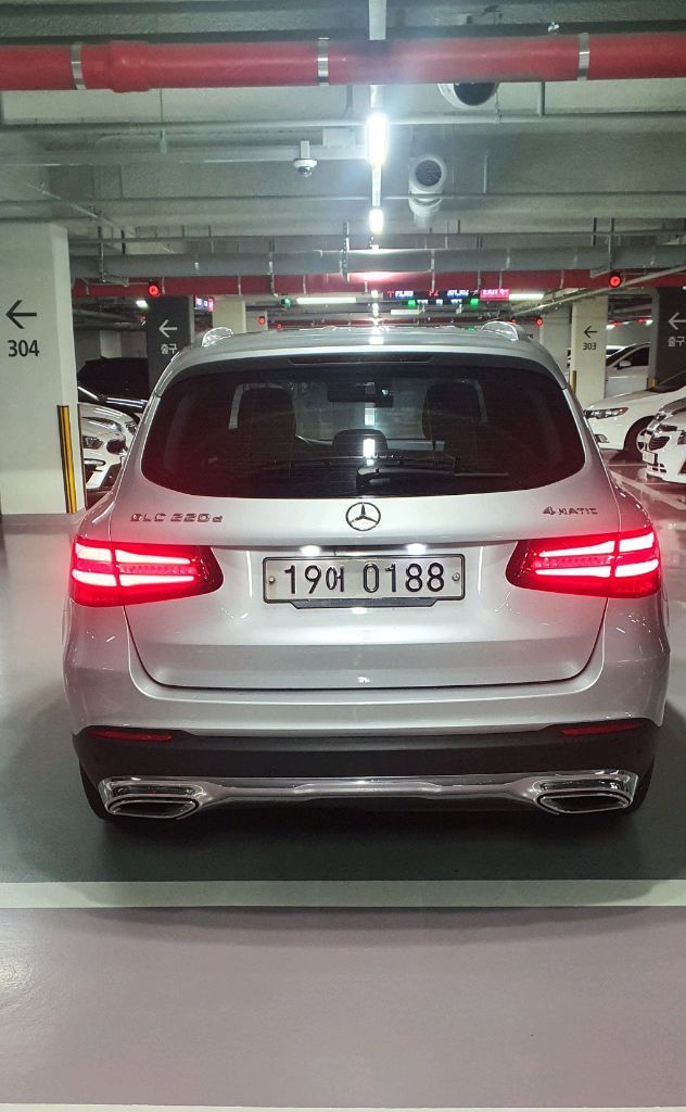 벤츠 GLC220D 4MATIC 판매 합니다 이미지