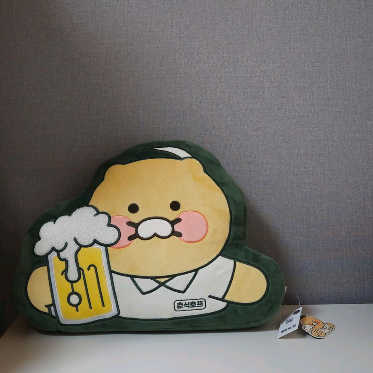 춘식 호프 춘식이 맥주 쿠션 등받이 인형 빈티지 귀여운 인테리어 소품 장식 소품샵 이미지
