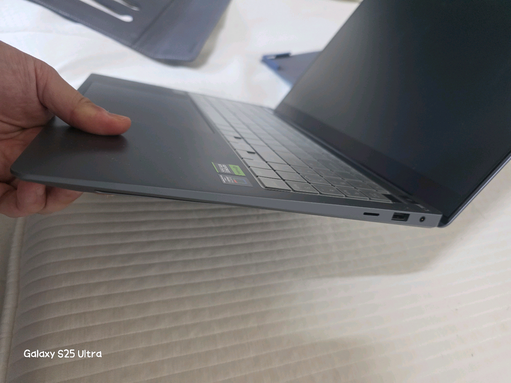 갤럭시북4 NT960XGL-X92A 문그레이 이미지
