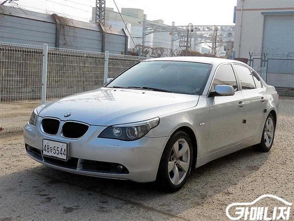 [BMW]5시리즈 (F10) 530i 세단 이미지