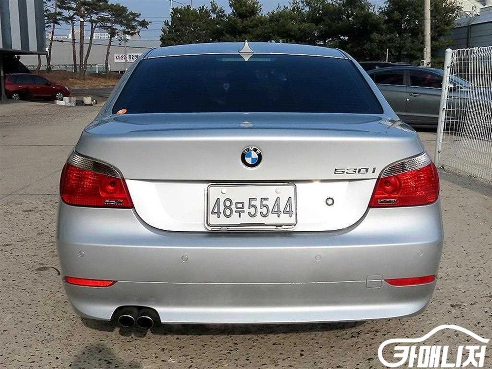 [BMW]5시리즈 (F10) 530i 세단 이미지