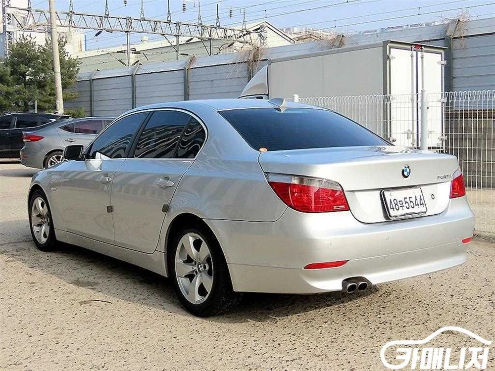 [BMW]5시리즈 (F10) 530i 세단 이미지