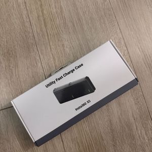 인스타360 X5 유틸리티 고속 충전 케이스 이미지