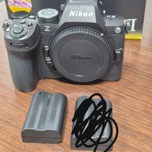 니콘 Z5II 미러리스 카메라