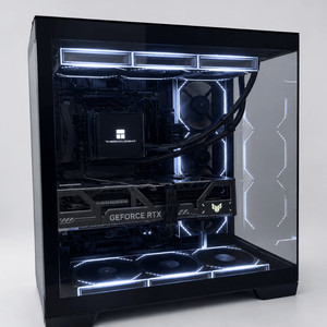 7950X3D , RTX 5080 블랙 컴퓨터 본체 이미지