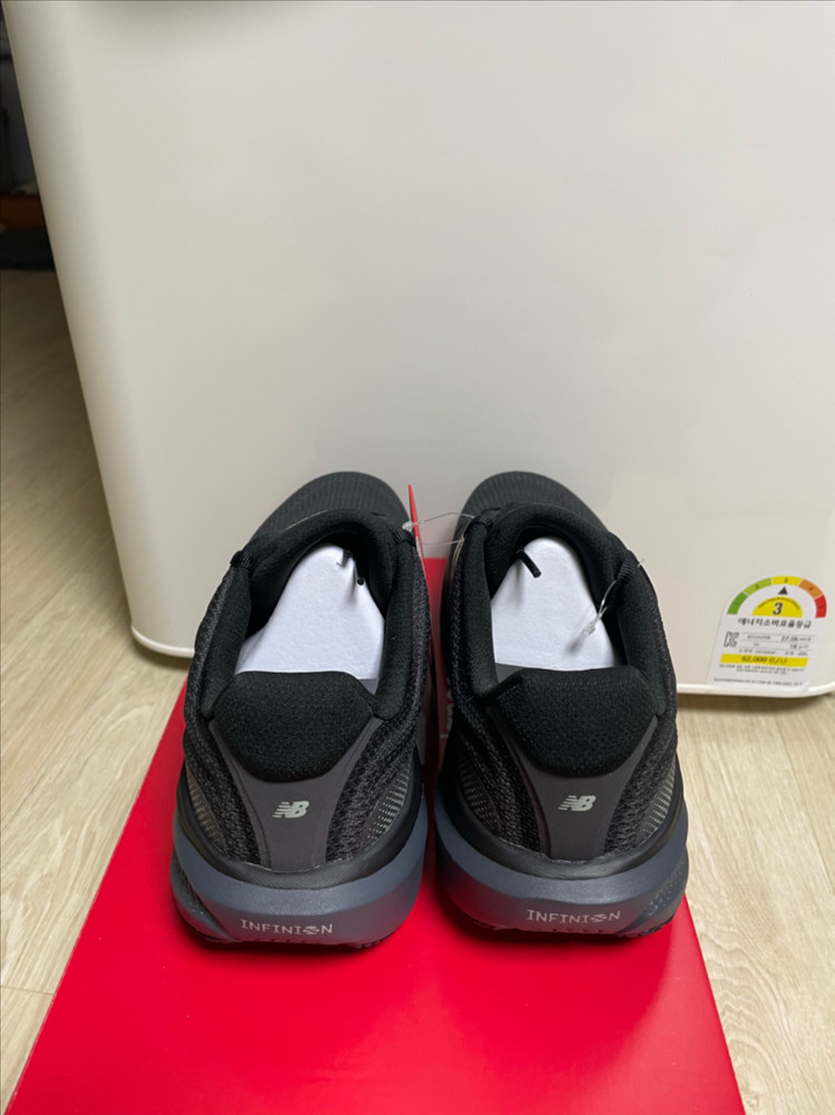 뉴발란스 1080 v15 265 wide 이미지